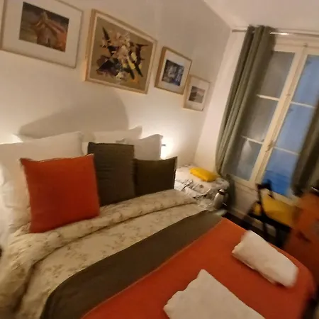 Center ,1minute Gare Montparnasse ,rue De Renne 6 Eme, Close To Eifel Tour ,notre Dame And Louvre Meusm,aoesome Place ,good For Trip Homestay